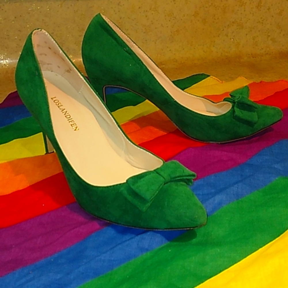 Green bow heels.